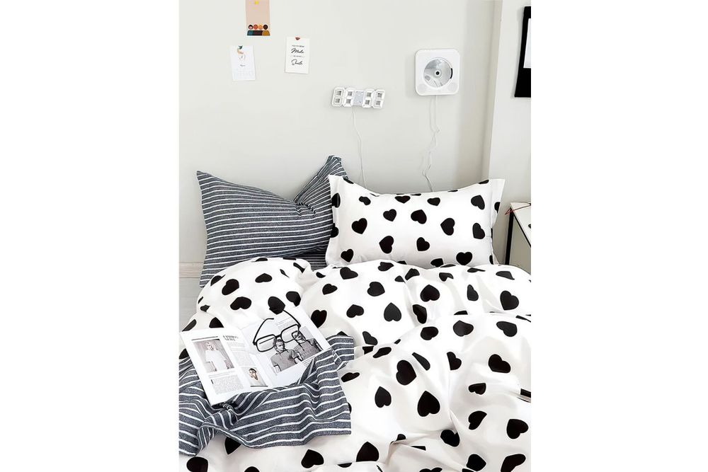 Постельное белье GoodNight Сатин Делюкс 1037 с компаньоном 2 сп. с евро (с нав. 50х70)