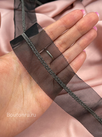 Тесьма мониль графит на черной сетке (4 ряда)