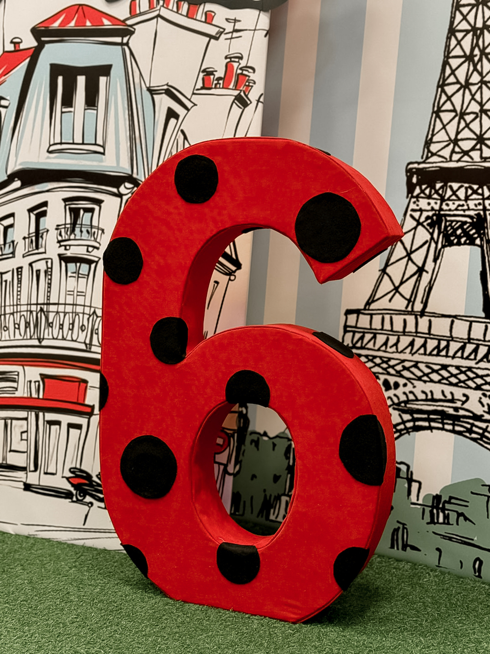 Цифра "Lady Bug"