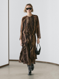Massimo Dutti Платье из струящейся ткани с анималистическим принтом, коричневый