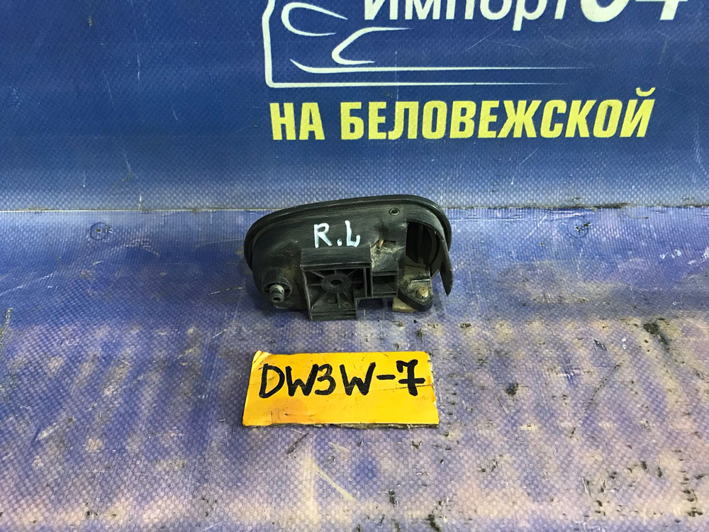 Ручка двери задней левой салонная MAZDA DEMIO 1998