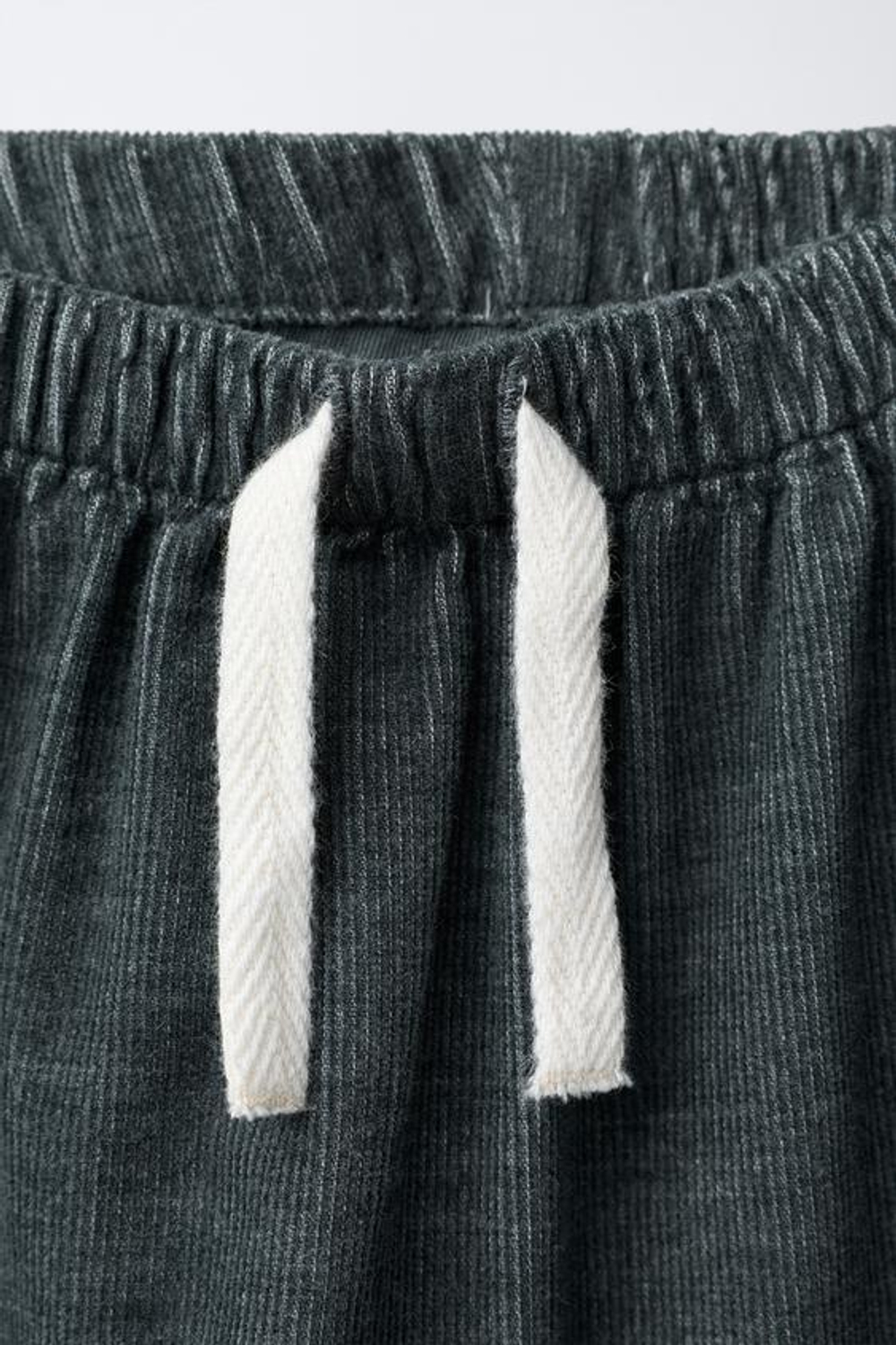 ZARA БРЮКИ ИЗ ТОНКОГО ВЕЛЬВЕТА НА ПОДКЛАДКЕ, ТЕМНО-СЕРЫЙ