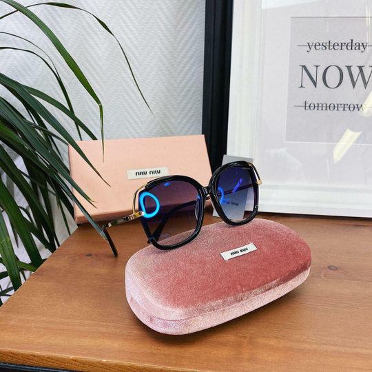 Солнцезащитные очки