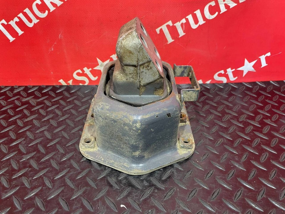 Подушка двигателя задняя