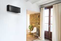 Кондиционер Daikin Stylish FTXA20BT/RXA20A Inverter. Цвет: Панель цвета чёрного дерева, корпус чёрный