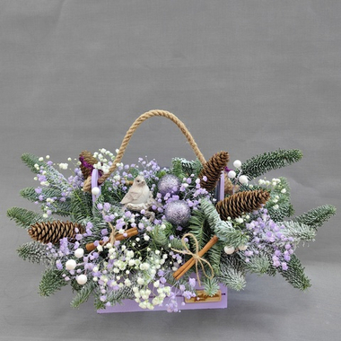 Ногодняя композиция в деревянном ящике