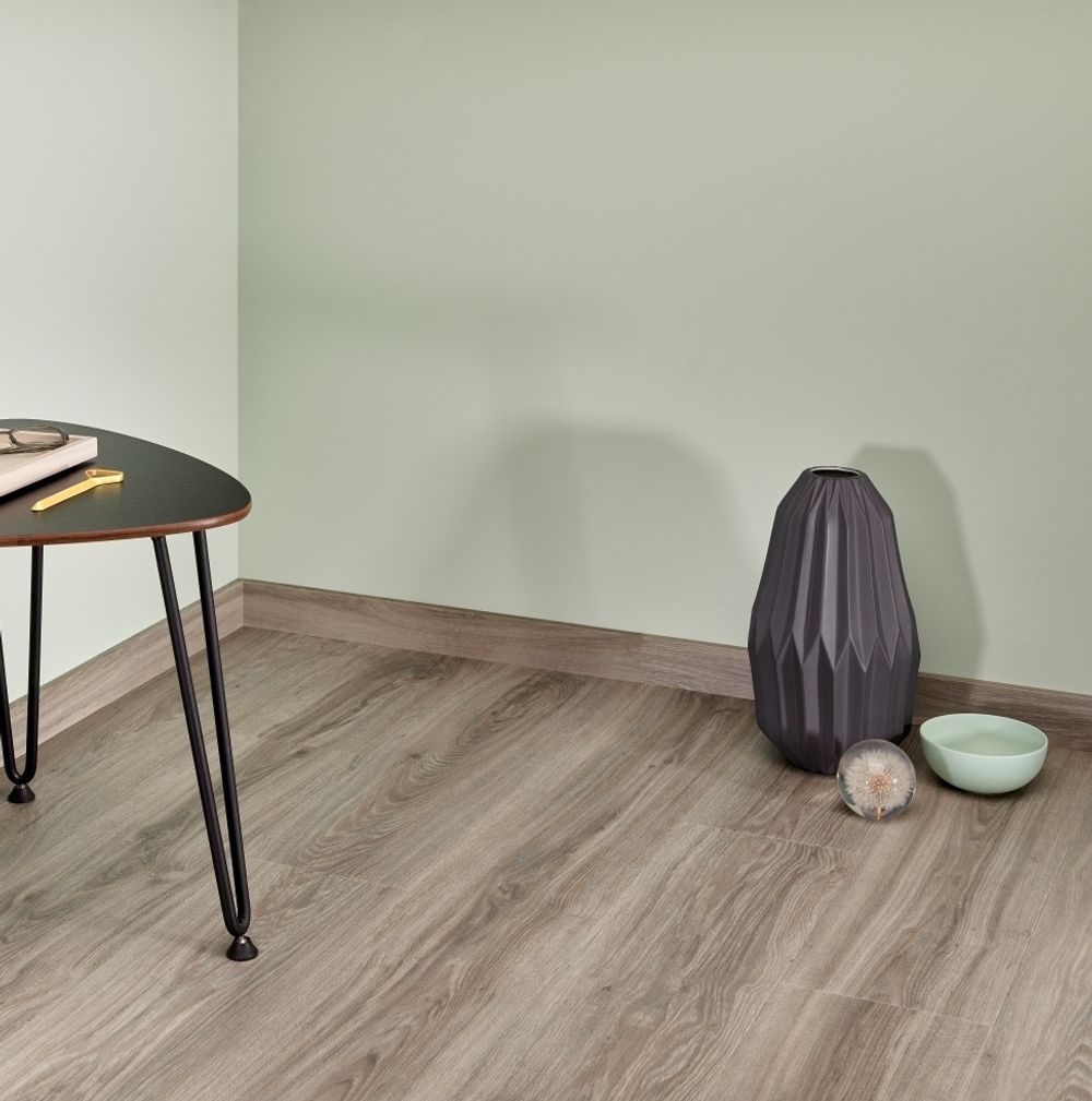 Плинтус виниловый цветной