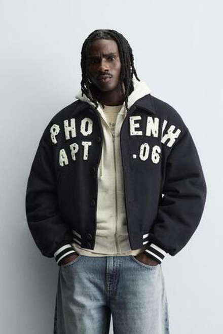 ZARA УТЕПЛЕННЫЙ БОМБЕР С НАШИВКАМИ, МОРСКОЙ СИНИЙ