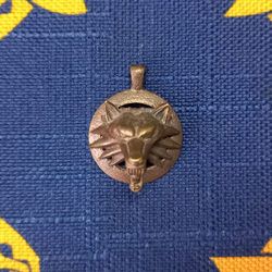 Подвеска. Медальон школы Волка. Ведьмак