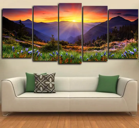 Модульная картина "Лучи рассветного солнца в горах"