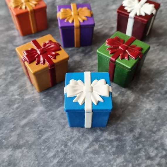 889 | Форма для шоколадных конфет &quot;Коробка подарка&quot; (275х175 мм)