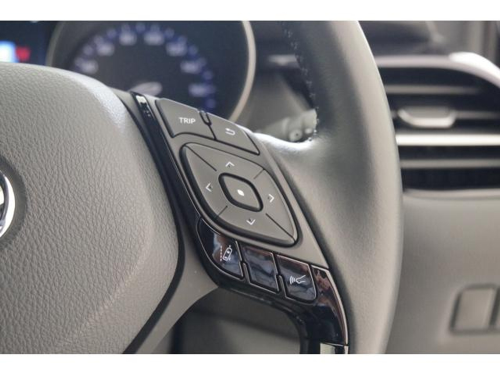 TOYOTA C - HR 2022 г.