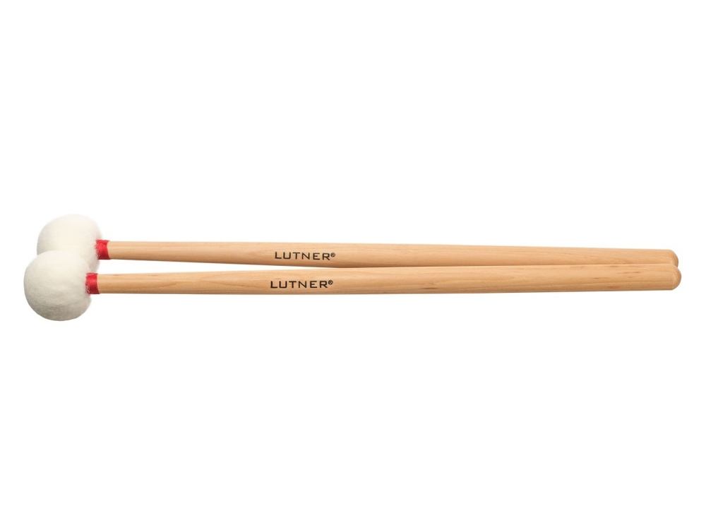 Lutner FT-5 Палочки для литавр. Длина: 14 9/16" (370мм). Диаметр наконечника: 1 3/8" (35мм). Средне жесткие. Для четкого ритма. Рукоятка - дуб. Головка - войлочная ткань.