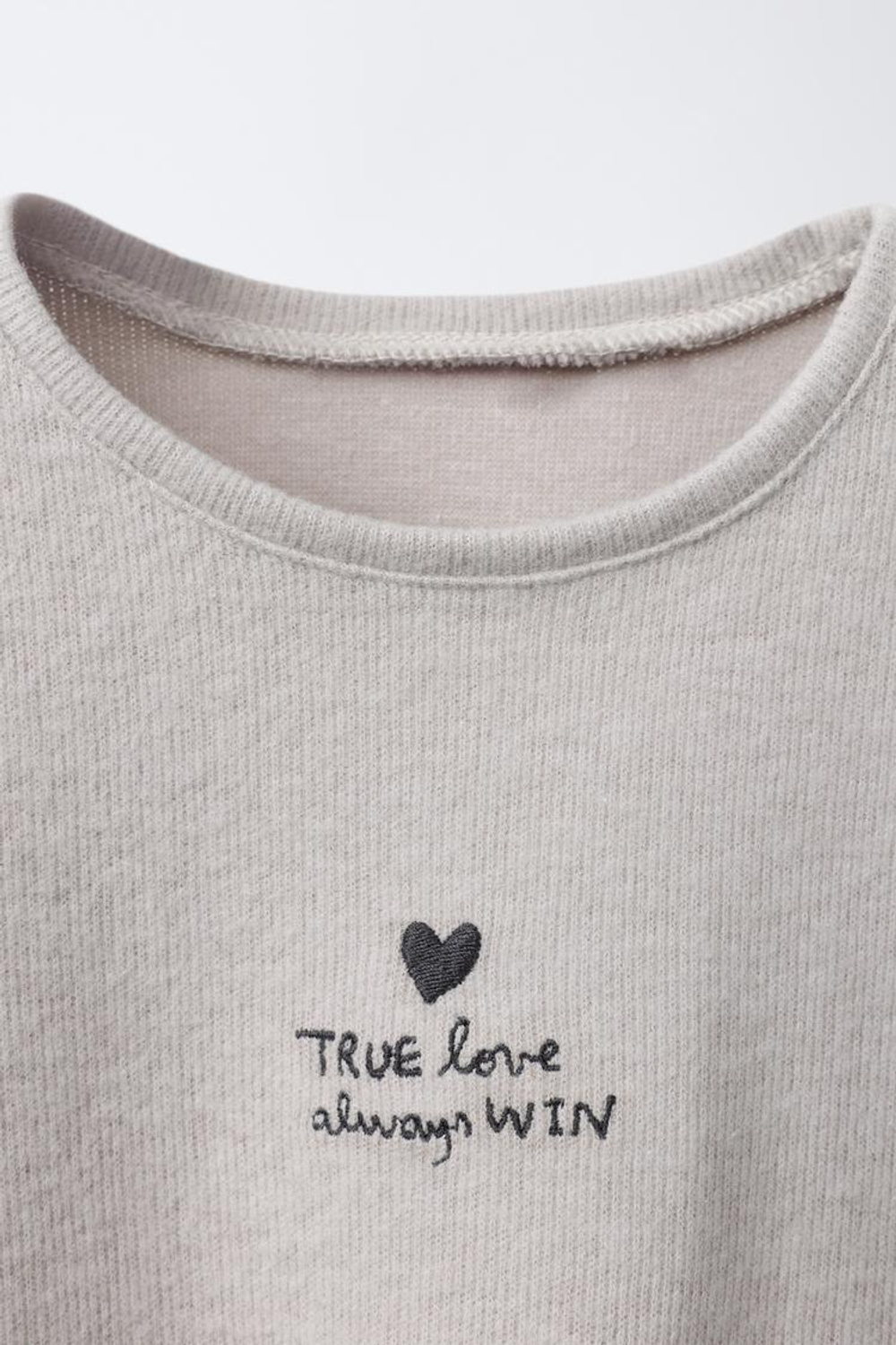 ZARA ЛОНГСЛИВ SOFT TOUCH С ВЫШИВКОЙ, ПЕСОЧНЫЙ МЕЛАНЖ