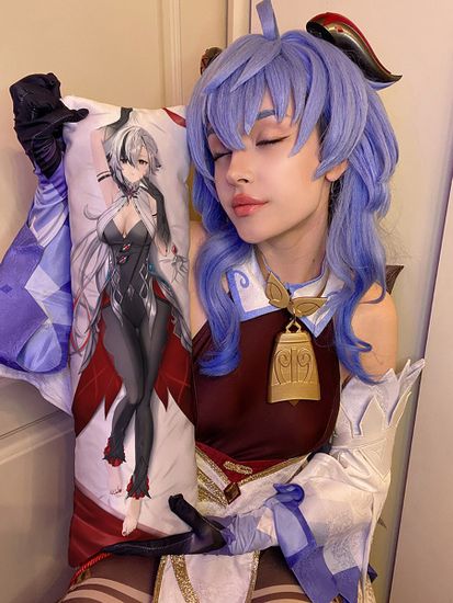 Мини дакимакура Арлекино Геншин Импакт арт. M1302, 60х20 см