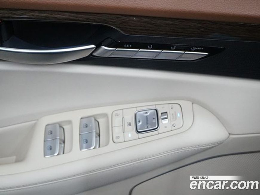 Genesis G90 3.8 (01.2020)