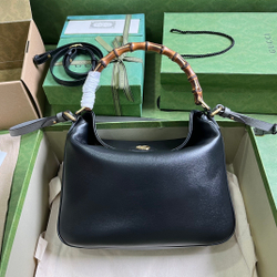 Gucci Diana Medium Shoulder Bag