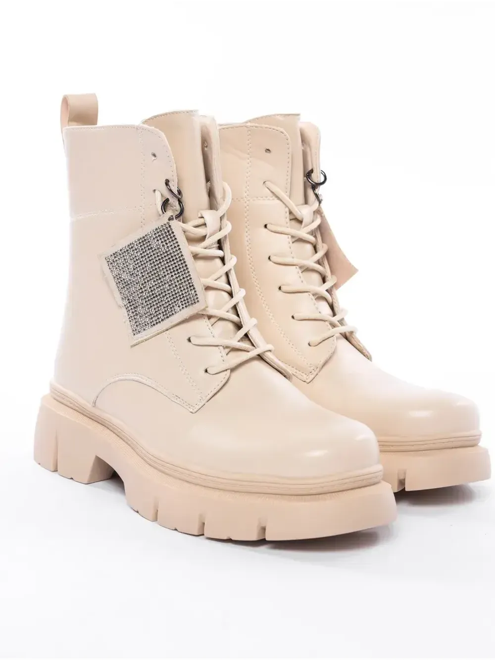 Зимние ботинки на высокой платформе