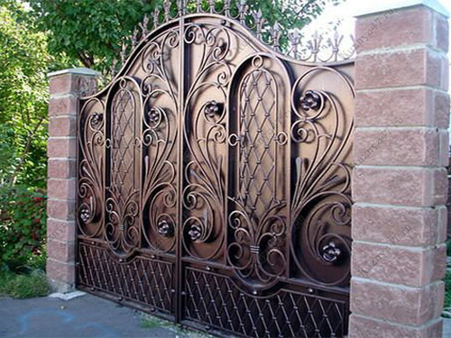 Распашные кованые ворота 21
