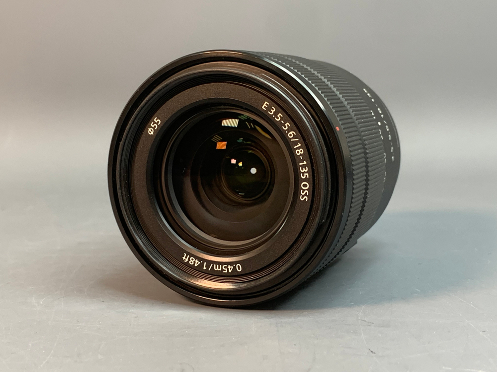Sony DT 18-135mm 3.5-5.6 SAM
