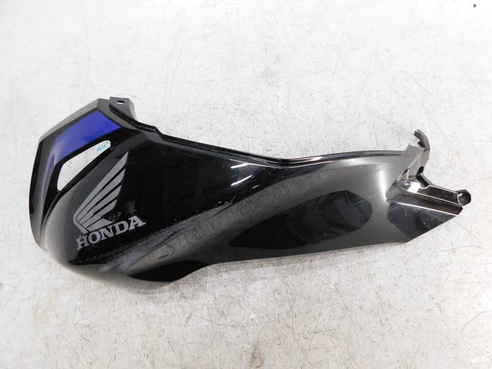 Пластик боковой левый Honda NC700S RC61 64301-MGS-D100.