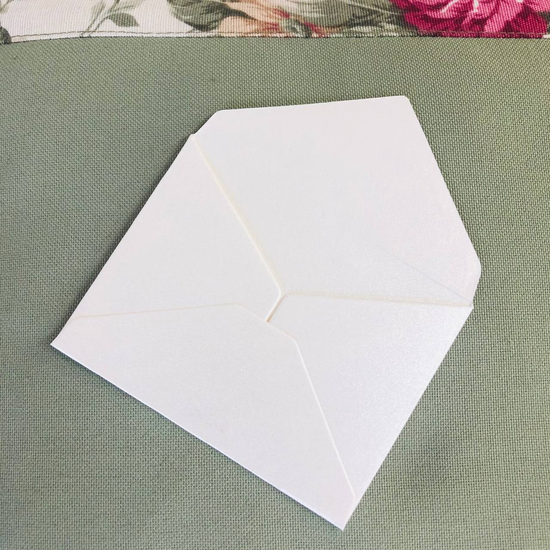 Подарочный конверт "Подарок", тиснение, дизайнерская бумага, 9×7 см