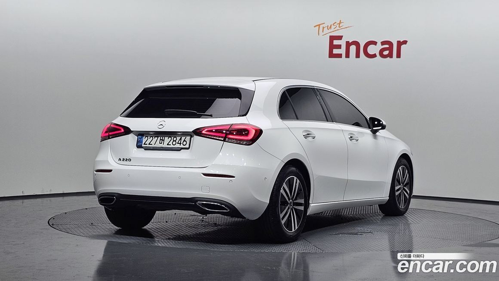 Mercedes-Benz A-Class W177 A220 Hatchback (05.2021)