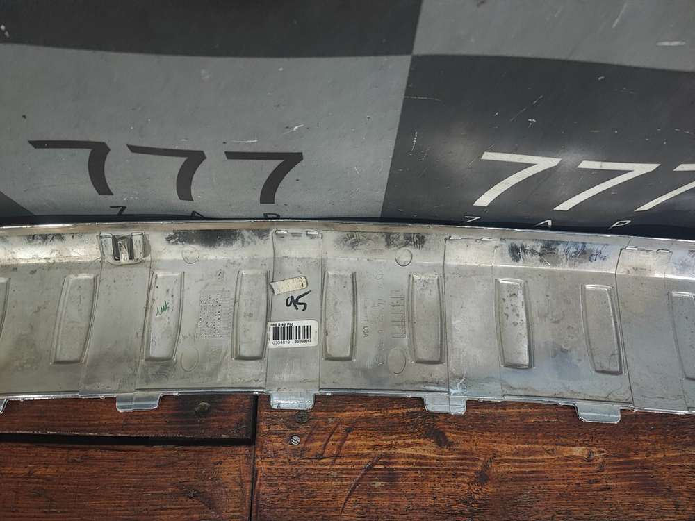 Накладка заднего бампера Mercedes GL (X166) 12-16 Б/У Оригинал A1668840190
