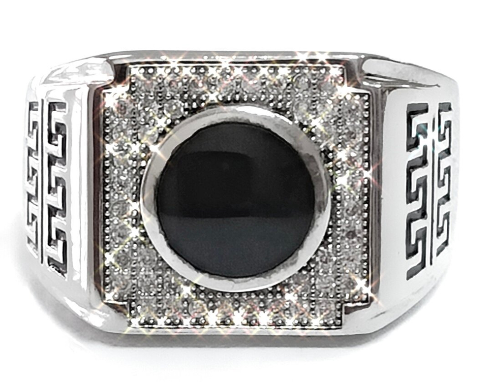 Ювелирное кольцо мужское из серебра с ониксом