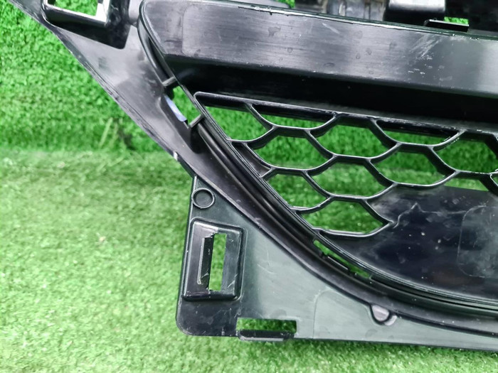 Решетка перед. бампера Mercedes S W223 20-нв AMG