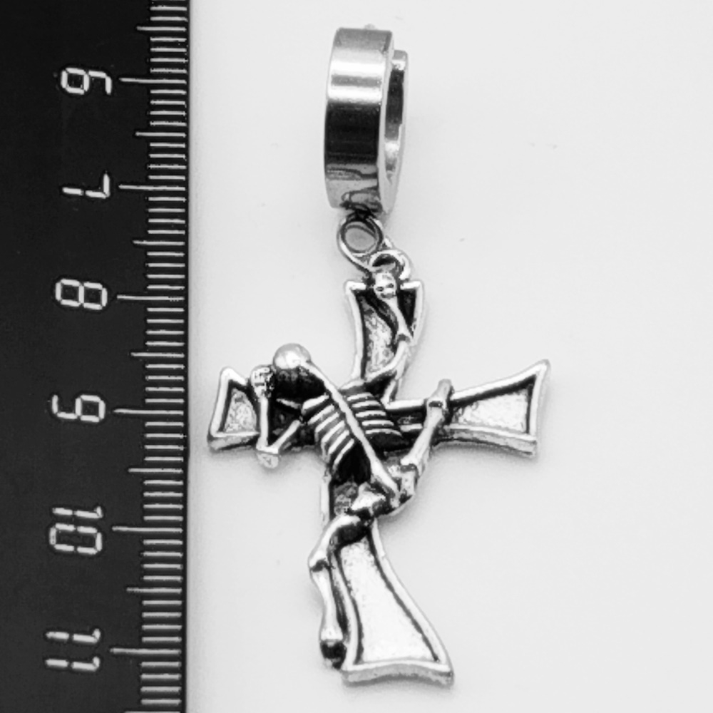Серьга ( 1 шт) "Скелет на кресте" для пирсинга уха. Медсталь