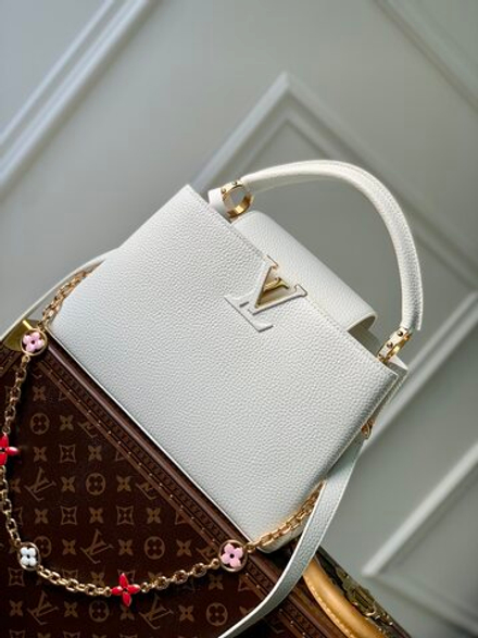 Louis Vuitton Capucines MM