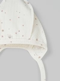 Чепчик "Бежевые звезды" 0+