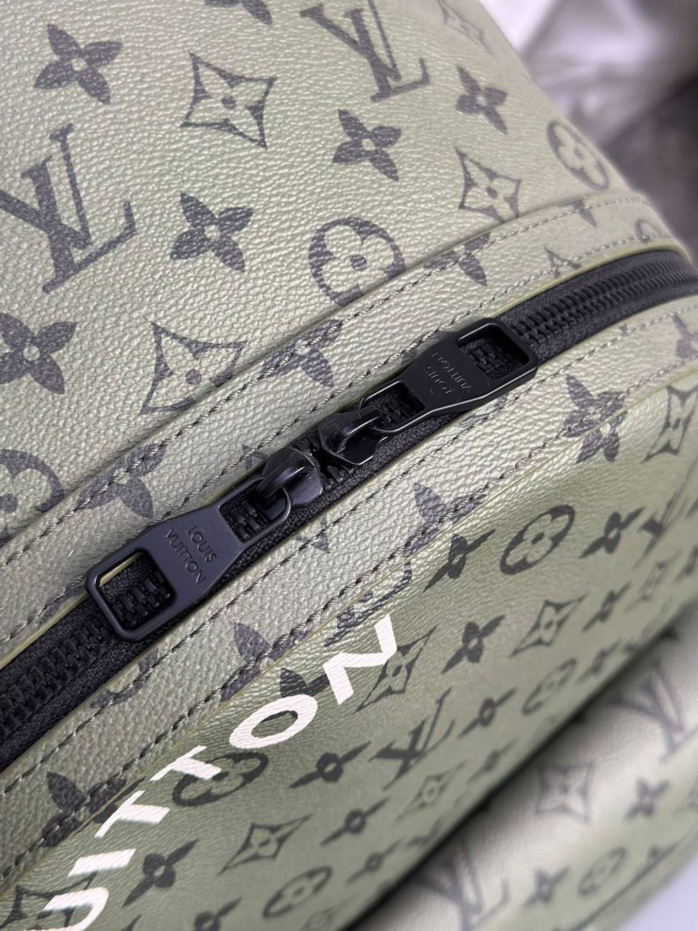 Рюкзак Louis Vuitton, арт. 467678141