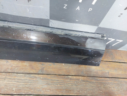 Накладка двери передней правой VW Touareg 3 18-нв Б/У Оригинал 760854940E