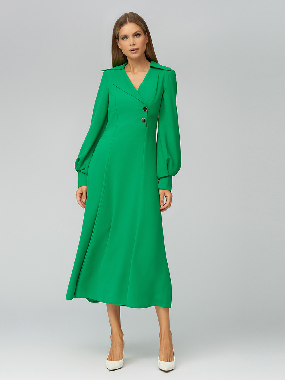 Платье с объемным рукавом и имитацией запаха