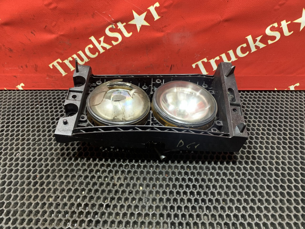 Фара противотуманная правая