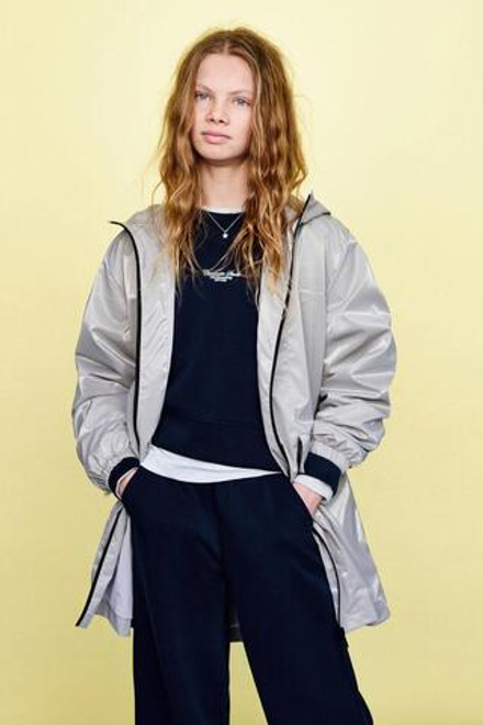 ZARA ПРОРЕЗИНЕННАЯ КУРТКА С КАПЮШОНОМ WATER REPELLENT, СЕРЕБРИТСЫЙ