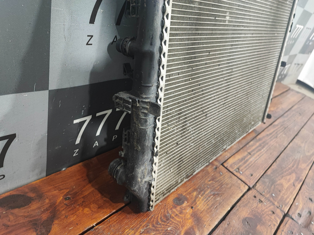 Радиатор двигателя Mercedes E-Class (W213) 16-нв Б/У Оригинал A0995007100