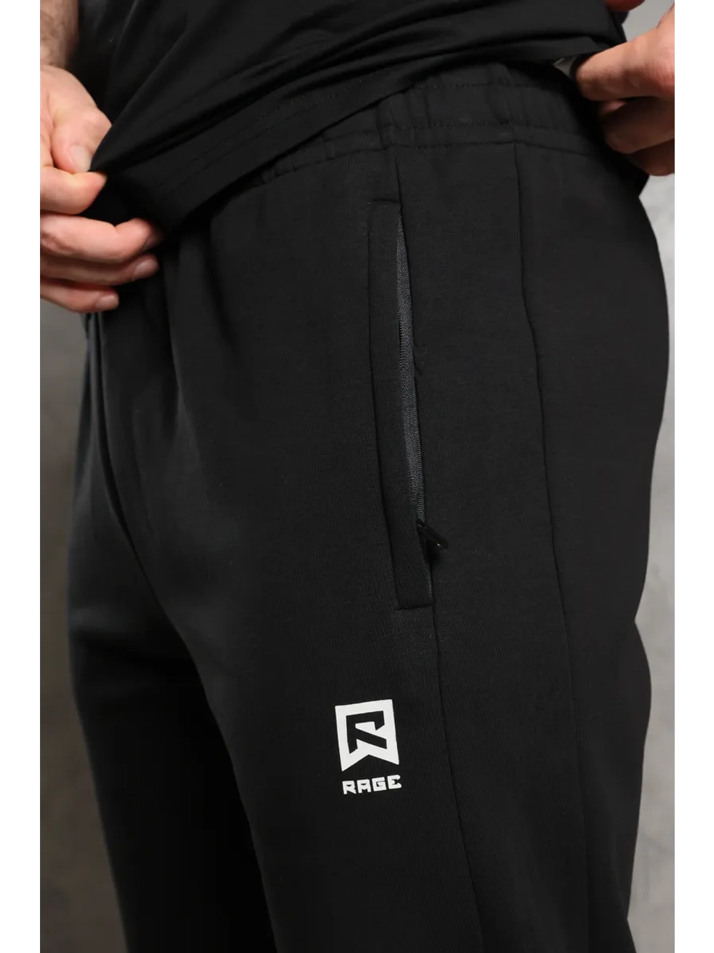 Спортивные брюки