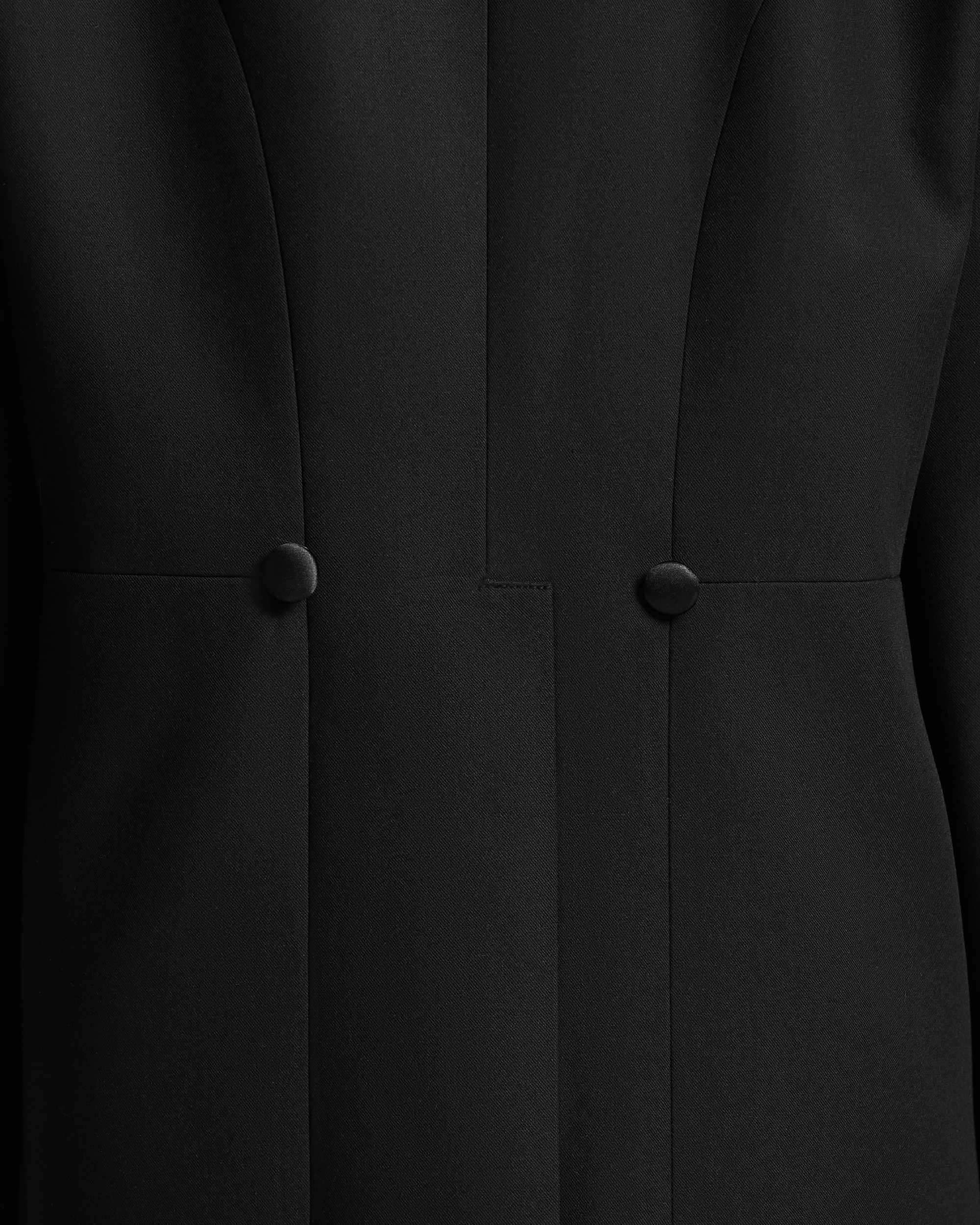 ПИДЖАК-ФРАК С АТЛАСНЫМИ ЛАЦКАНАМИ