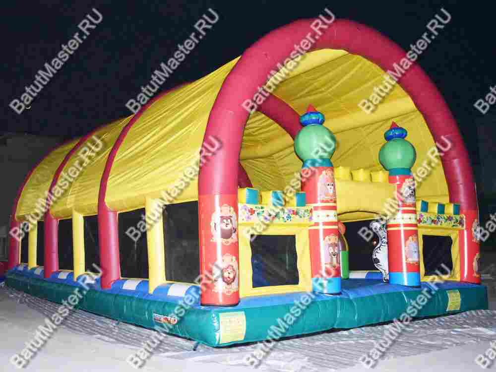 Коммерческий надувной батут "Веселый дом и звери в нём" с крышей 12*7*6 м
