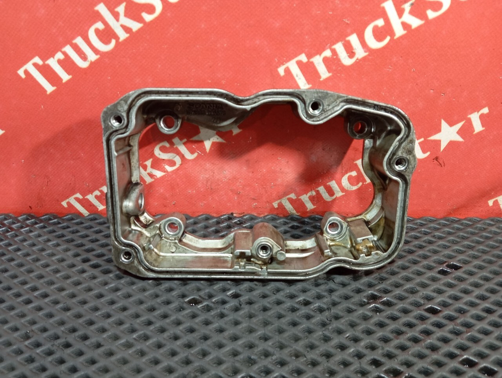 Проставка клапанной крышки