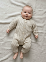 Комбинезон вязаный для малыша бежевый