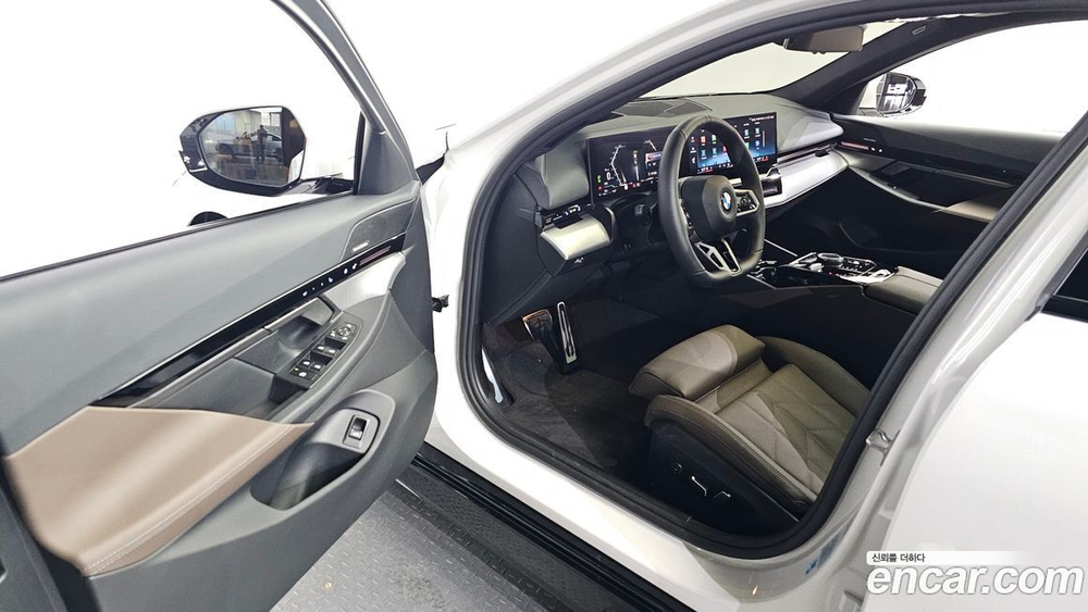 BMW 5 Series (G60) 520i M Sports (12.2023)