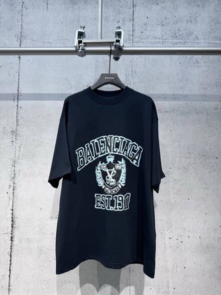 Футболка Balenciaga