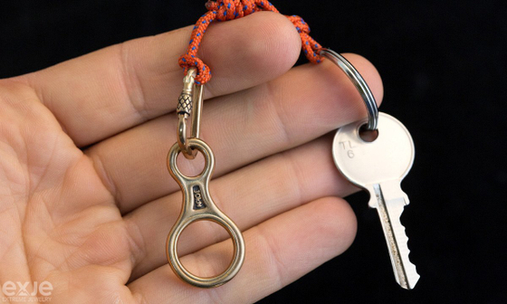 СУВЕНИР БРЕЛОК EXJE "ВОСЬМЕРКА"