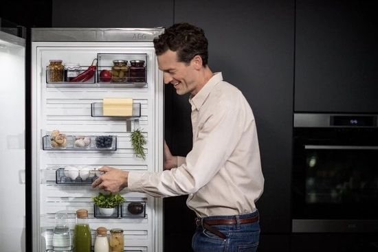 Холодильник AEG RCB 83724 MX