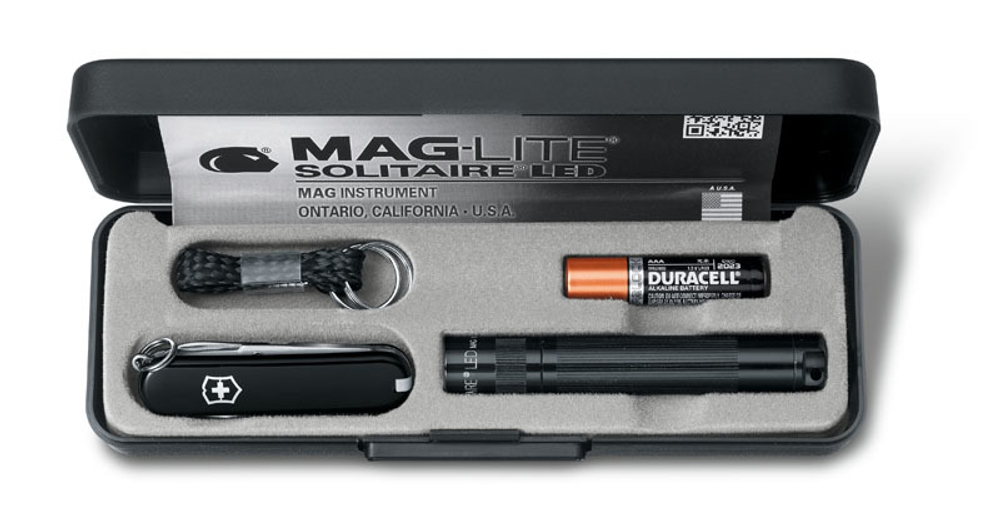Качественный маленький брендовый фирменный набор в который входит: нож-брелок и светодиодный фонарь Maglite Solitaire 8 см чёрный Victorinox VC-4.4014
