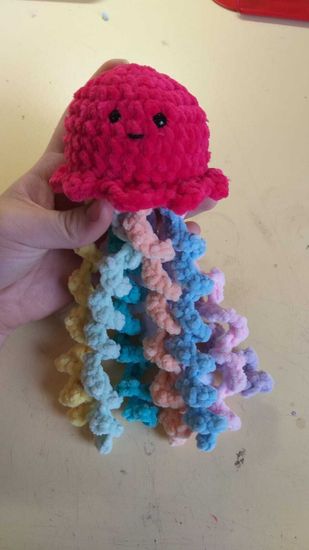 Вязаная игрушка ручной работы "Медуза"